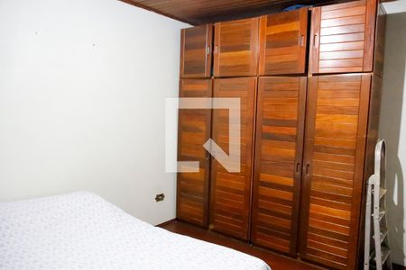 Casa à venda com 312m², 4 quartos e 5 vagas Casa à venda com 312m², 4 quartos e 5 vagasQuarto 2