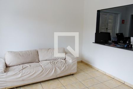 Casa à venda com 312m², 4 quartos e 5 vagas Casa à venda com 312m², 4 quartos e 5 vagasEscritório/ Quarto 3