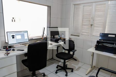 Casa à venda com 312m², 4 quartos e 5 vagas Casa à venda com 312m², 4 quartos e 5 vagasEscritório/ Quarto 4