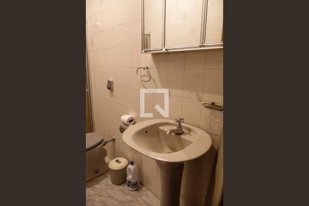 Casa à venda com 312m², 4 quartos e 5 vagas Casa à venda com 312m², 4 quartos e 5 vagasBanheiro