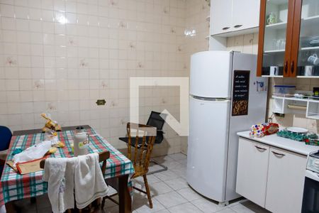 Casa à venda com 312m², 4 quartos e 5 vagas Casa à venda com 312m², 4 quartos e 5 vagasCozinha