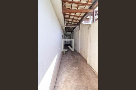 Casa para alugar com 350m², 5 quartos e 4 vagasCorredor