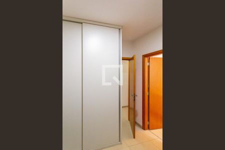 corredor  de apartamento para alugar com 2 quartos, 75m² em Lourdes, Belo Horizonte