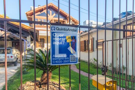 Casa à venda com 497m², 4 quartos e 3 vagas Casa à venda com 497m², 4 quartos e 3 vagasFachada