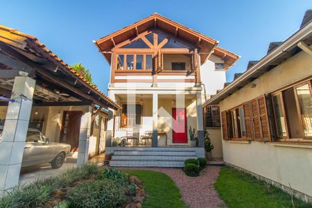 Casa à venda com 497m², 4 quartos e 3 vagas Casa à venda com 497m², 4 quartos e 3 vagasFachada