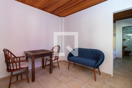 Casa à venda com 497m², 4 quartos e 3 vagas Casa à venda com 497m², 4 quartos e 3 vagasSala da edícula