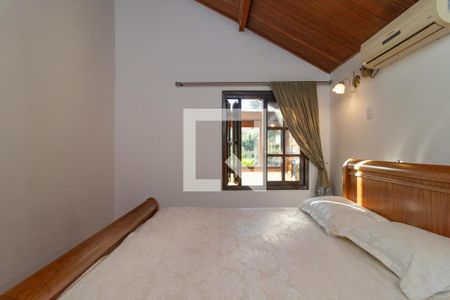 Casa à venda com 497m², 4 quartos e 3 vagas Casa à venda com 497m², 4 quartos e 3 vagasQuarto 4