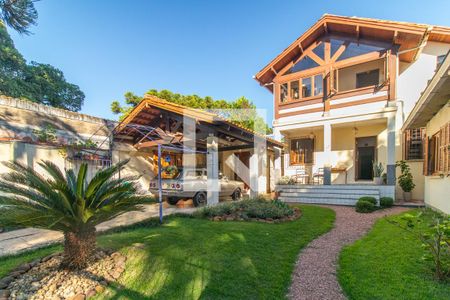 Casa à venda com 497m², 4 quartos e 3 vagas Casa à venda com 497m², 4 quartos e 3 vagasFachada