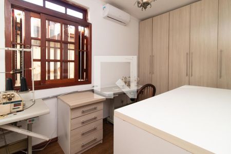 Casa à venda com 497m², 4 quartos e 3 vagas Casa à venda com 497m², 4 quartos e 3 vagasEscritório