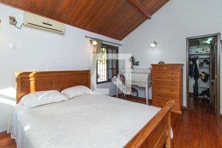 Casa à venda com 497m², 4 quartos e 3 vagas Casa à venda com 497m², 4 quartos e 3 vagasQuarto 4