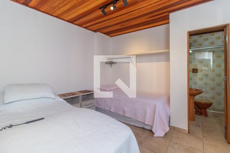 Casa à venda com 497m², 4 quartos e 3 vagas Casa à venda com 497m², 4 quartos e 3 vagasQuarto da edícula