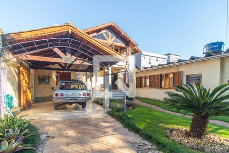 Casa à venda com 497m², 4 quartos e 3 vagas Casa à venda com 497m², 4 quartos e 3 vagasGaragem