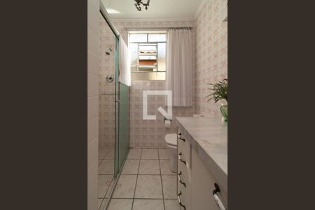 Casa à venda com 497m², 4 quartos e 3 vagas Casa à venda com 497m², 4 quartos e 3 vagasBanheiro