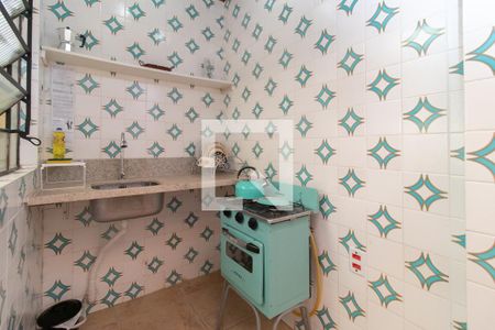 Casa à venda com 497m², 4 quartos e 3 vagas Casa à venda com 497m², 4 quartos e 3 vagasCozinha da edícula