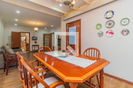 Casa à venda com 497m², 4 quartos e 3 vagas Casa à venda com 497m², 4 quartos e 3 vagasSala de Jantar