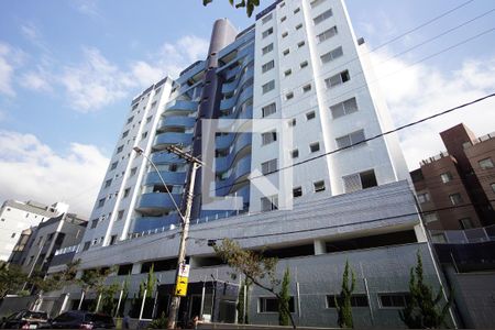 Apartamento à venda com 160m², 3 quartos e 2 vagasFachada