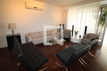 Sala de apartamento para alugar com 4 quartos, 210m² em Vila Suzana, São Paulo
