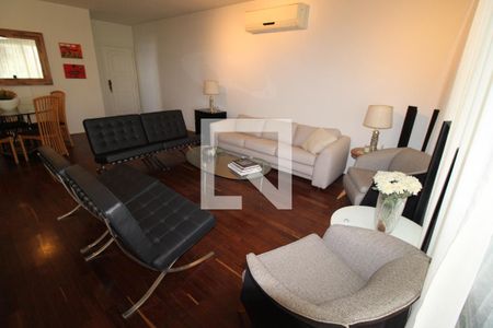 Sala de apartamento para alugar com 3 quartos, 210m² em Vila Suzana, São Paulo