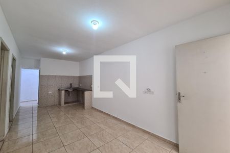 Sala e Cozinha de casa de condomínio para alugar com 2 quartos, 43m² em Vila Paulo Silas, São Paulo