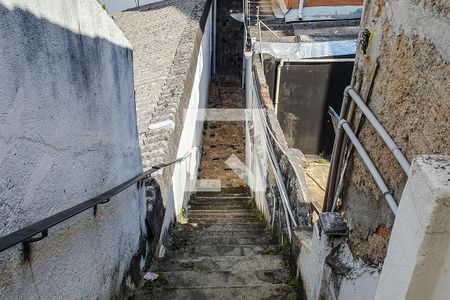 entrada escada de casa para alugar com 1 quarto, 27m² em Vila Mariana, São Paulo