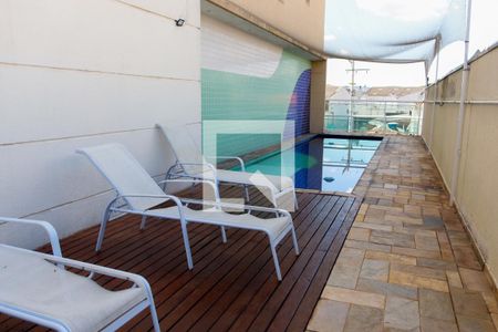 Apartamento à venda com 61m², 2 quartos e 2 vagas Apartamento à venda com 61m², 2 quartos e 2 vagasÁrea comum - Piscina