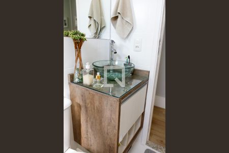 Apartamento à venda com 61m², 2 quartos e 2 vagas Apartamento à venda com 61m², 2 quartos e 2 vagasBanheiro da Suíte 2