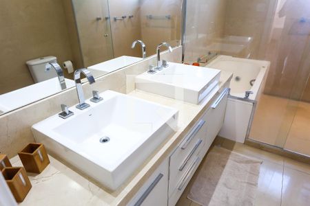 Apartamento para alugar com 223m², 3 quartos e 4 vagasBanheiro da Suíte 3