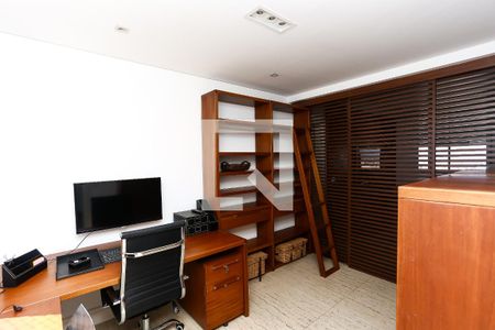 Apartamento para alugar com 223m², 3 quartos e 4 vagasEscritório