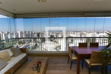 Apartamento para alugar com 223m², 3 quartos e 4 vagasvista