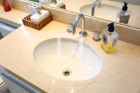 Apartamento para alugar com 223m², 3 quartos e 4 vagasBanheiro da Suíte 1