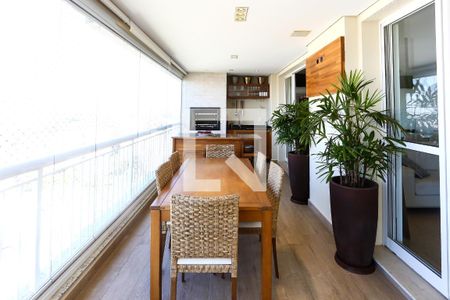 Apartamento para alugar com 223m², 3 quartos e 4 vagasSala