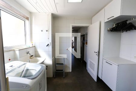 Apartamento para alugar com 223m², 3 quartos e 4 vagasÁrea de Serviço