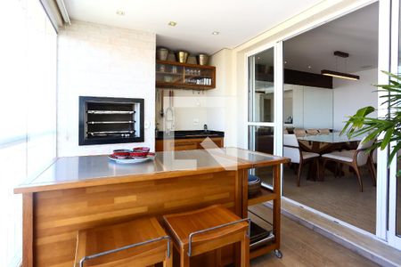 Apartamento para alugar com 223m², 3 quartos e 4 vagasSala