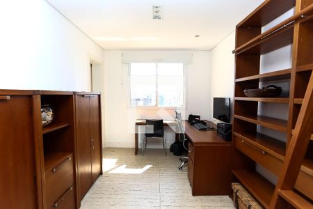 Apartamento para alugar com 223m², 3 quartos e 4 vagasEscritório