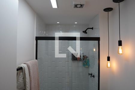 Banheiro de apartamento para alugar com 2 quartos, 56m² em Vila Pompéia, São Paulo