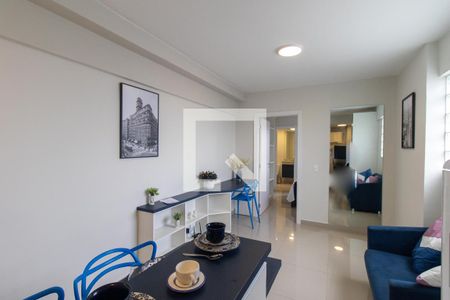 Sala/Cozinha de apartamento para alugar com 1 quarto, 38m² em Centro, Curitiba
