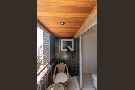 Apartamento à venda com 92m², 3 quartos e 1 vaga Apartamento à venda com 92m², 3 quartos e 1 vagaVaranda
