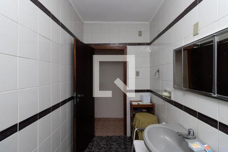 Banheiro de casa para alugar com 4 quartos, 300m² em Vila Nivi, São Paulo