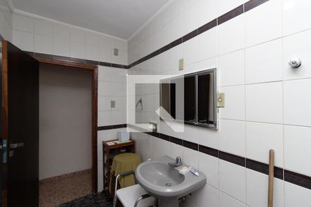 Banheiro de casa para alugar com 4 quartos, 300m² em Vila Nivi, São Paulo