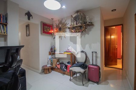 Apartamento à venda com 217m², 3 quartos e 2 vagas Apartamento à venda com 217m², 3 quartos e 2 vagasEscritório