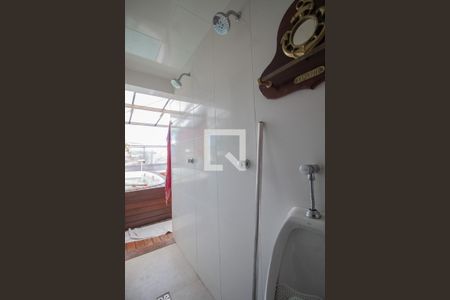 Apartamento à venda com 217m², 3 quartos e 2 vagas Apartamento à venda com 217m², 3 quartos e 2 vagasSaúna