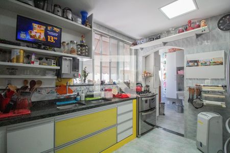 Apartamento à venda com 217m², 3 quartos e 2 vagas Apartamento à venda com 217m², 3 quartos e 2 vagasCozinha