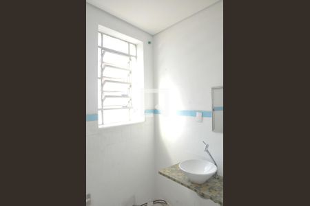 Casa para alugar com 66m², 2 quartos e sem vagaBanheiro