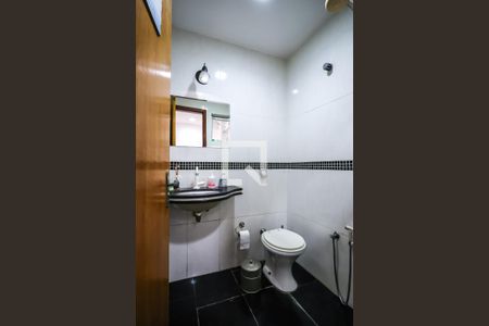 Casa à venda com 150m², 3 quartos e 3 vagas Casa à venda com 150m², 3 quartos e 3 vagasLavabo 2