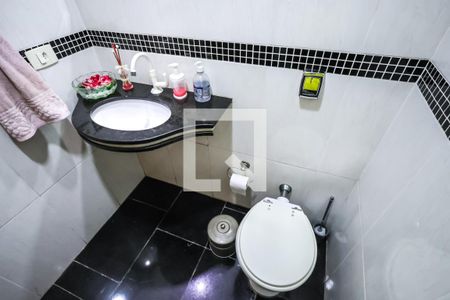 Casa à venda com 150m², 3 quartos e 3 vagas Casa à venda com 150m², 3 quartos e 3 vagasLavabo 2