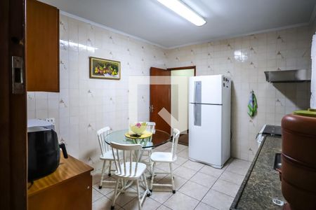 Casa à venda com 150m², 3 quartos e 3 vagas Casa à venda com 150m², 3 quartos e 3 vagasCozinha