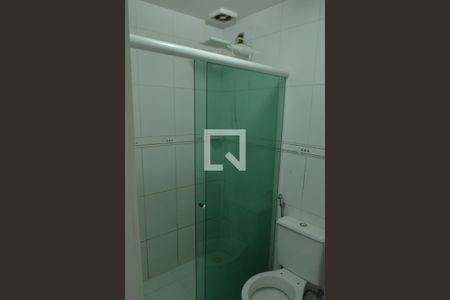 Banheiro da Suíte de casa de condomínio para alugar com 3 quartos, 250m² em Taquara, Rio de Janeiro