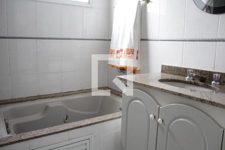 Casa de condomínio à venda com 152m², 3 quartos e 2 vagasBanheiro da Suíte