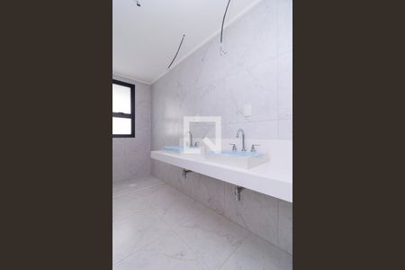 Apartamento à venda com 227m², 4 quartos e 5 vagasSuíte Principal - Banheiro