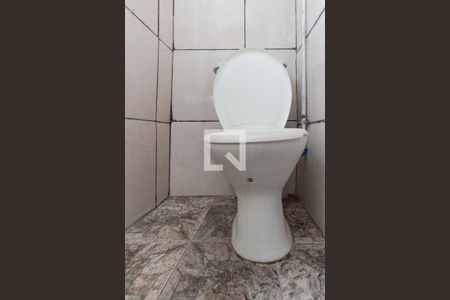 Banheiro de casa para alugar com 1 quarto, 40m² em Vila Nova Mazzei, São Paulo